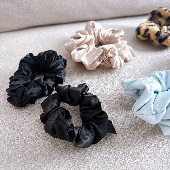 HAIR TIES, PRICE FOR ALL, ARTIZIA, SEPHORA, THXSILK, ETC. - Picture 5 of 8